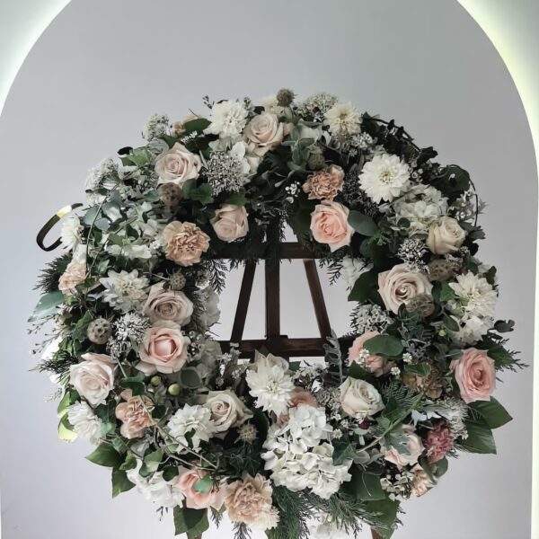 Wieniec pogrzebowy rzymski w pastelowej kolorystyce